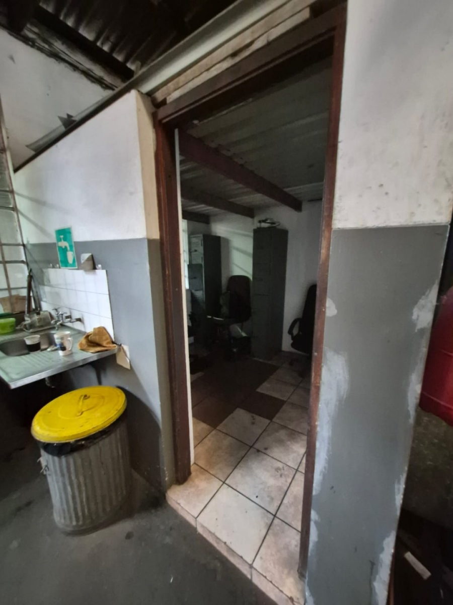 Commercial Property for Sale in Braelyn Industrial Eastern Cape